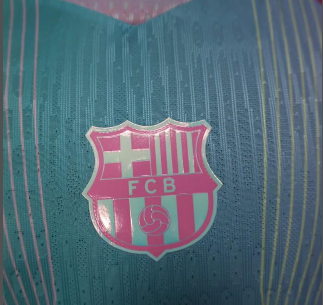 Version Joueur 25/26 FC Barcelone – Vert Menthe & Liseré Rose